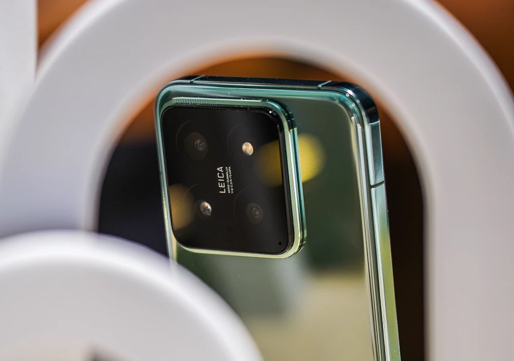 Nhiều mẫu điện thoại Android giảm giá ngày 4-4.