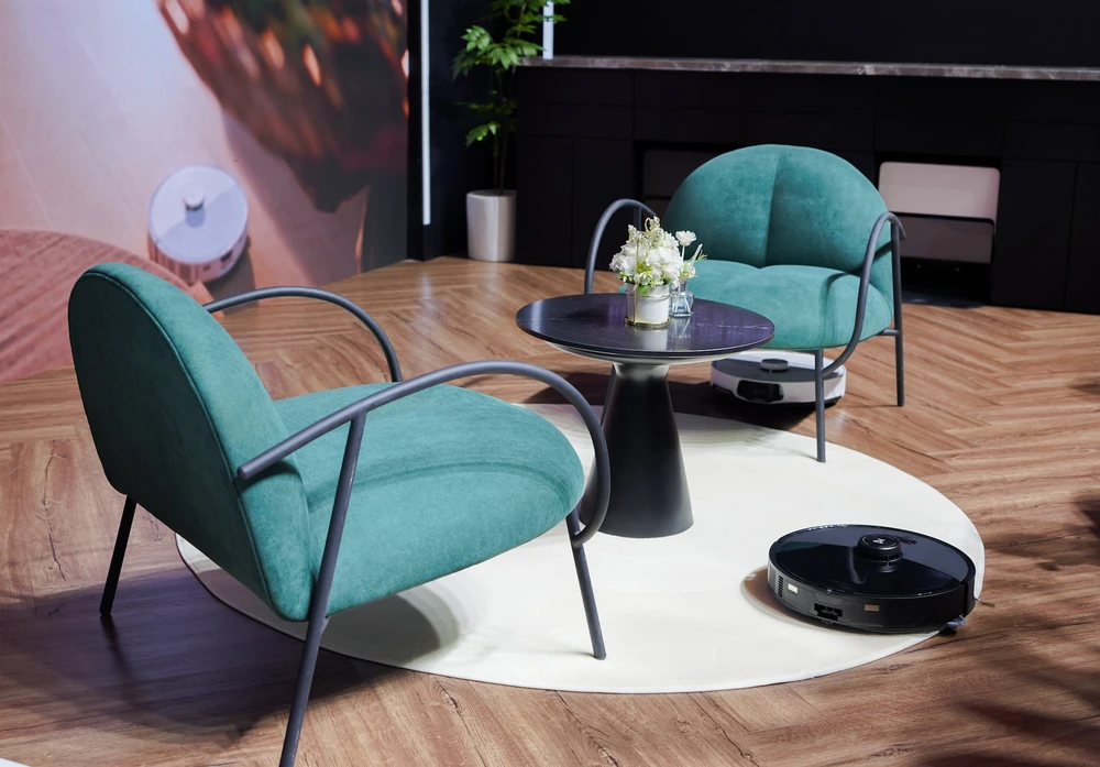 Sự gia tăng của nhà thông minh đã thúc đẩy nhu cầu sử dụng robot hút bụi. Ảnh: TIỂU MINH