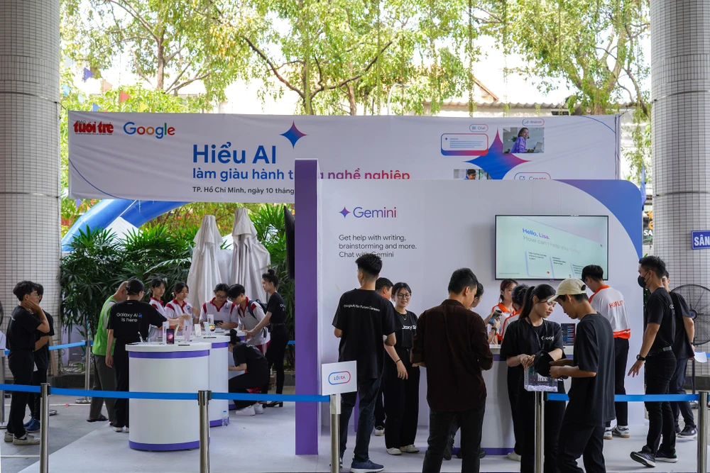 Gian hàng trải nghiệm công nghệ AI của Google. Ảnh: TIỂU MINH