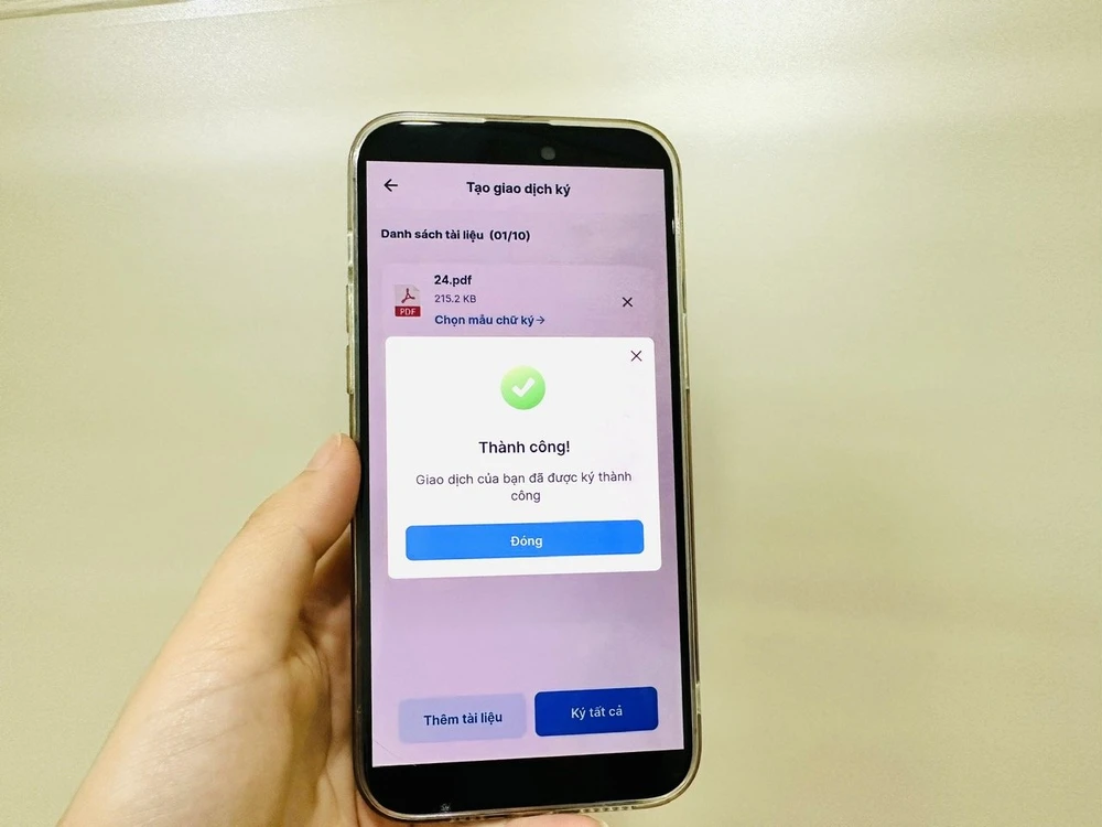 Chữ ký số giúp đảm bảo an toàn khi giao dịch ngân hàng. Ảnh: VNPT