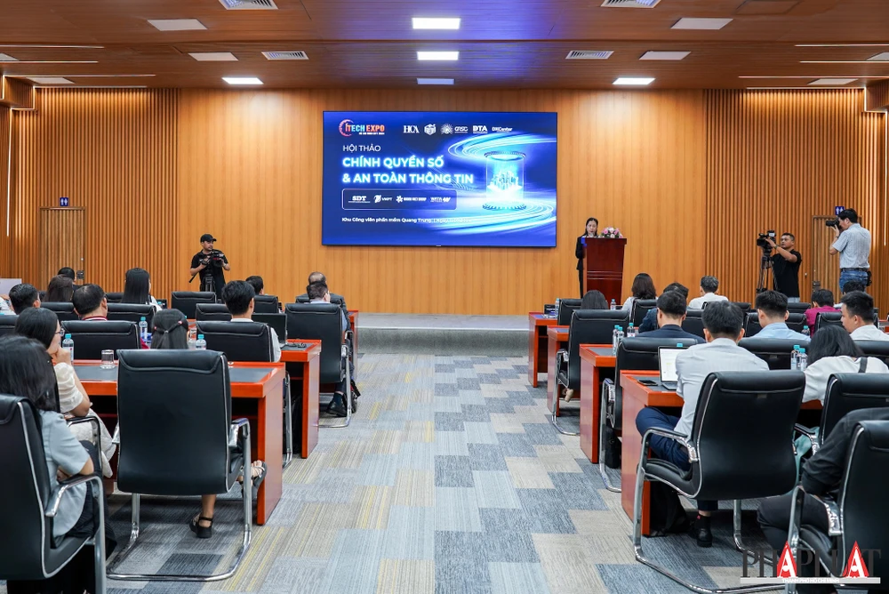 Bà Phạm Thị Kim Phượng, Phó giám đốc QTSC phát biểu khai mạc sự kiện. Ảnh: TIỂU MINH