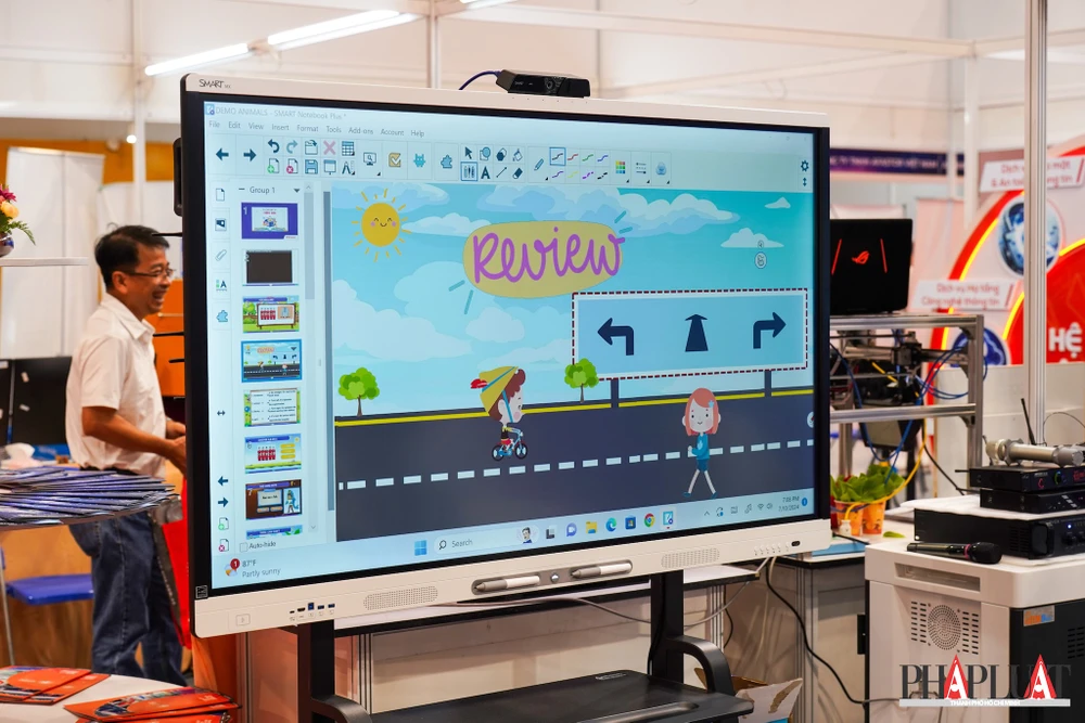 Các thiết bị, giải pháp dạy học thông minh tại iTech Expo 2024. Ảnh: TIỂU MINH