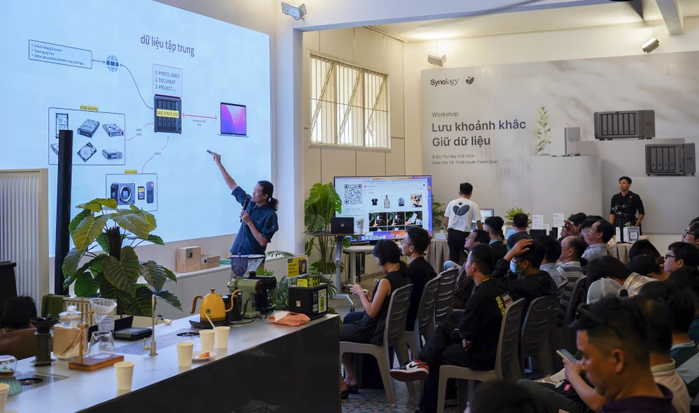 Anh Mạnh Cường chia sẻ cách lưu trữ dữ liệu an toàn Ảnh: TIỂU MINH