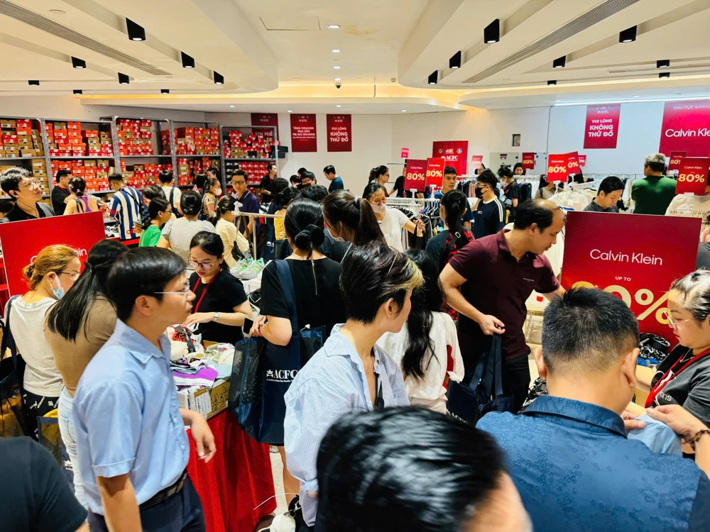 Tin công nghệ 5-9: Hàng hiệu giảm giá 80%.