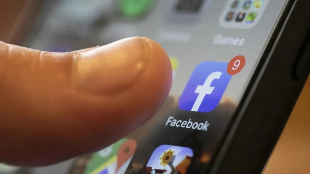 Tin công nghệ 17-9: Meta cấm các cơ quan truyền thông Nga trên Facebook và Instagram.