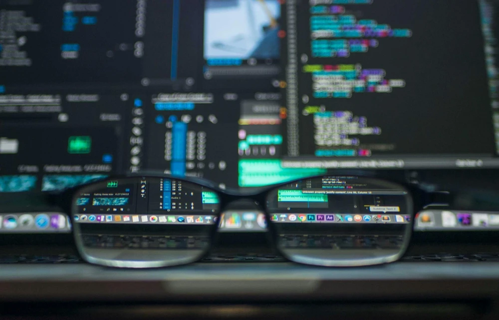 Tấn công mạng có thể 'nhấn chìm' một doanh nghiệp. Ảnh: Pexels