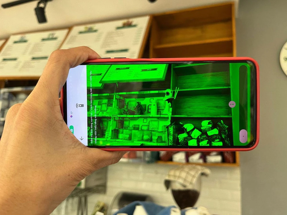 Cách phát hiện camera giấu kín bằng điện thoại. Ảnh: TIỂU MINH