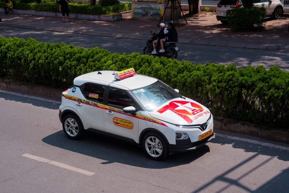 Nhiều doanh nghiệp vận tải chuyển đổi sang sử dụng xe điện Việt Nam VinFast.