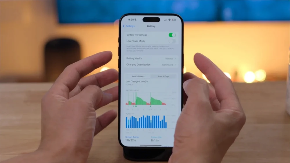 iOS 18.2 có thể hiển thị thời gian sạc iPhone còn lại.