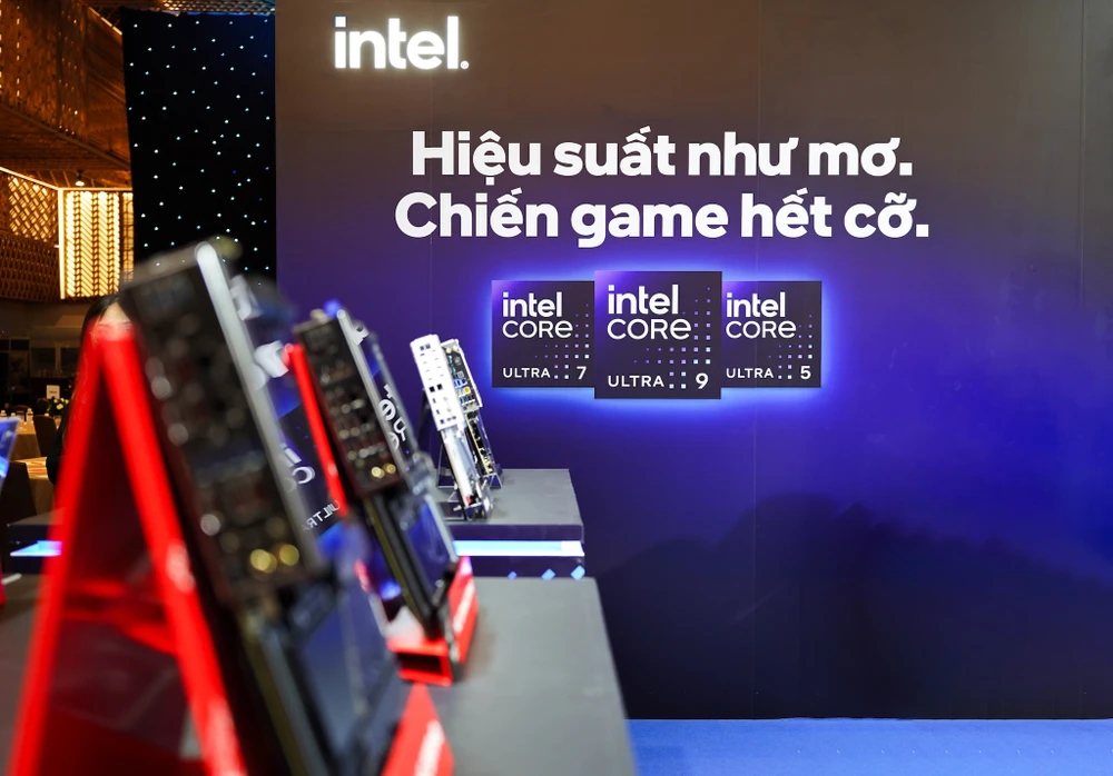Intel Core Ultra 200S Series mang lại hiệu năng AI vượt trội. Ảnh: TIỂU MINH