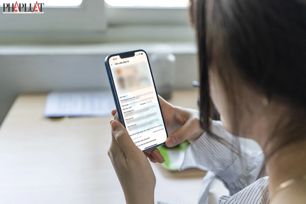 Bạn cần phải làm thẻ căn cước mới có thể xem được căn cước điện tử trên ứng dụng VNeID. Ảnh: MINH HOÀNG