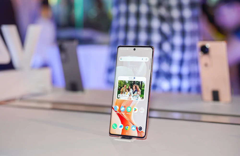 Với camera đồng chế tác cùng ZEISS, V40 5G được kỳ vọng sẽ là công cụ hỗ trợ chuyên nghiệp cho các nhiếp ảnh gia và nhà sáng tạo.