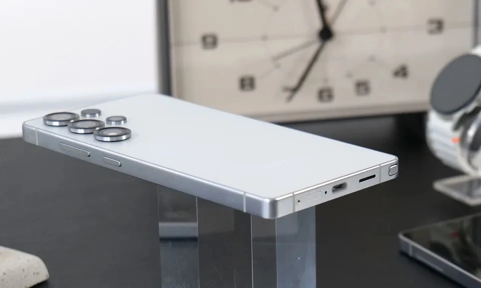 Samsung lần đầu tiên đồng nhất thiết kế trên dòng Samsung Galaxy S25.