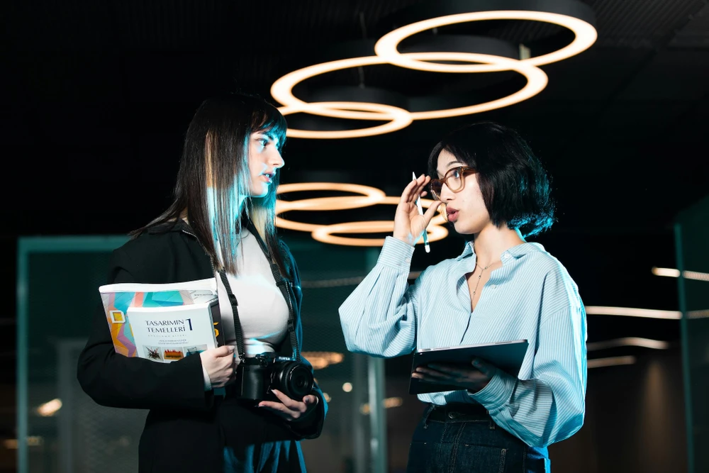 Nhiều công việc, ngành nghề sẽ biến đổi mạnh nhờ AI, tự động hóa. Ảnh: Pexels