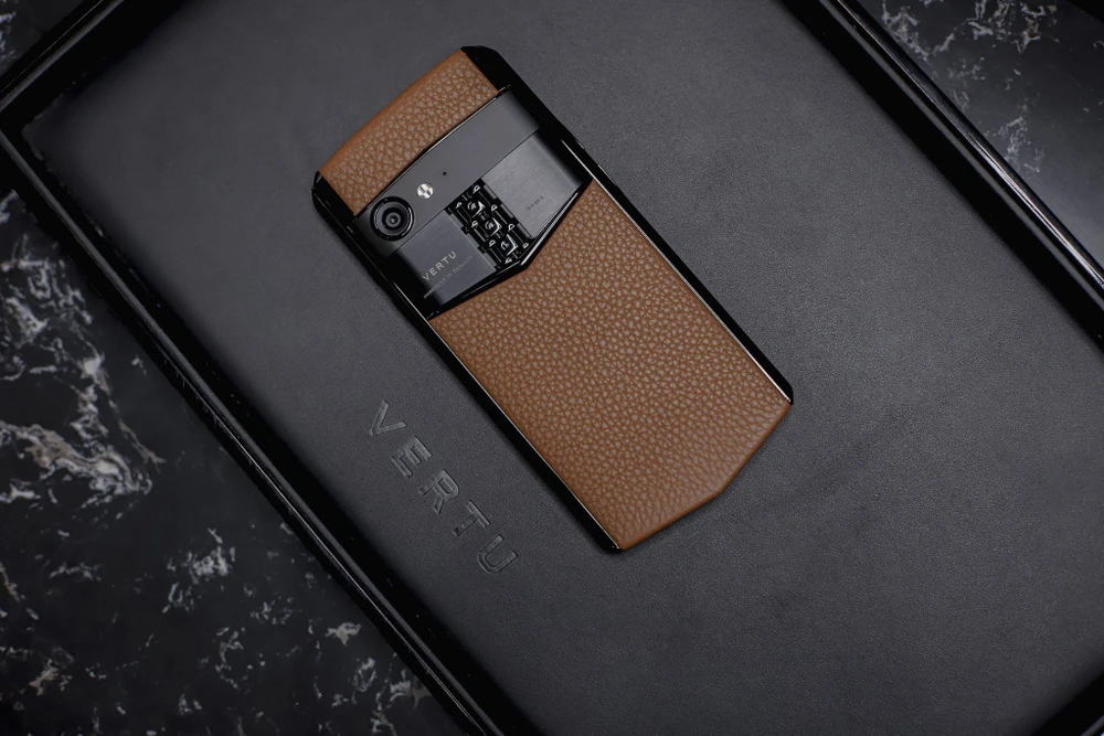 Tin công nghệ 24-3: Mẫu smartphone xa xỉ 6 năm tuổi bất ngờ gây sốt.