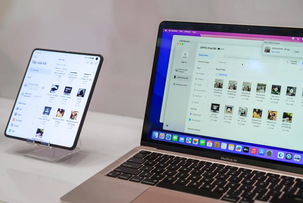 Người dùng dễ dàng chia sẻ và kết nối giữ Find N5 và máy Mac. Ảnh: TIỂU MINH
