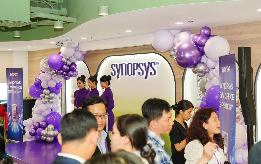 synopsys-trao-hoc-bong-thiet-ke-vi-mach-cho-sinh-vien-2025-3.jpg