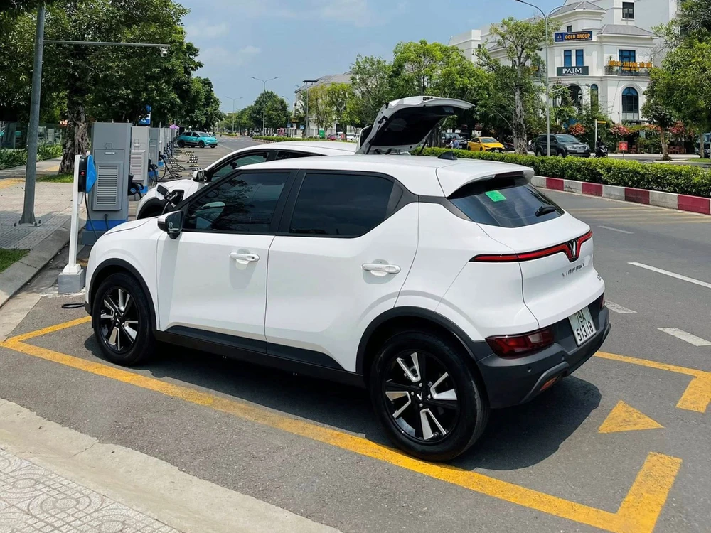 Anh Tuấn nhận định trạm sạc cho xe điện VinFast hiện đã phủ rộng khắp nơi và dễ dàng tìm bằng ứng dụng.