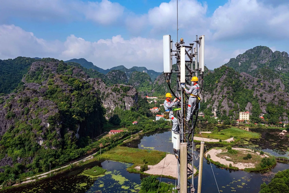 Tin công nghệ 21-5: Viettel đấu giá thành công tần số “vàng” 700 MHz, mở đường phủ sóng 4G/5G toàn quốc.