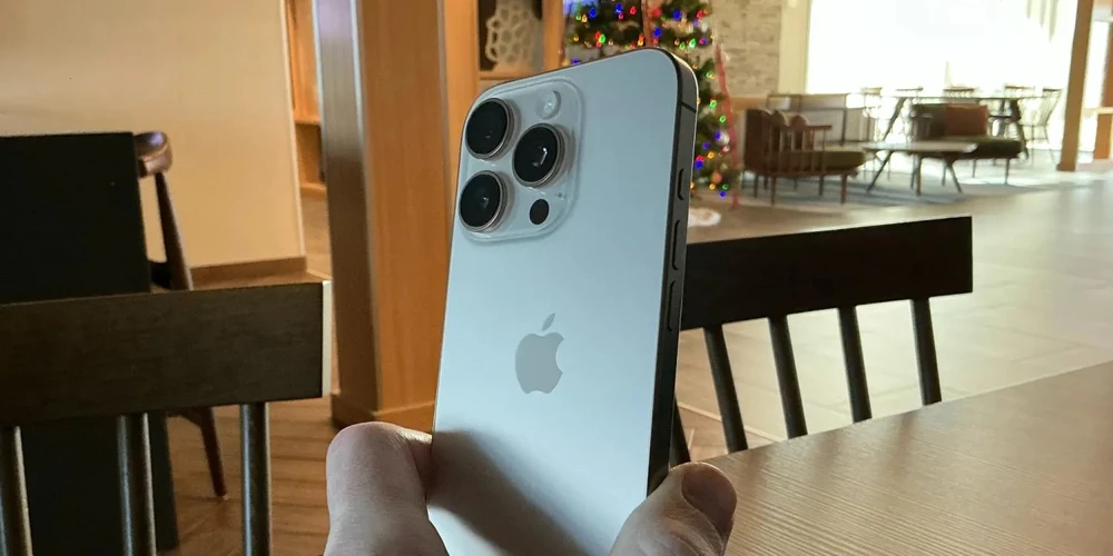 Tin công nghệ 22-5: Chủ tịch Foxconn cho biết AI và robot sẽ tiếp quản các dây chuyền lắp ráp.