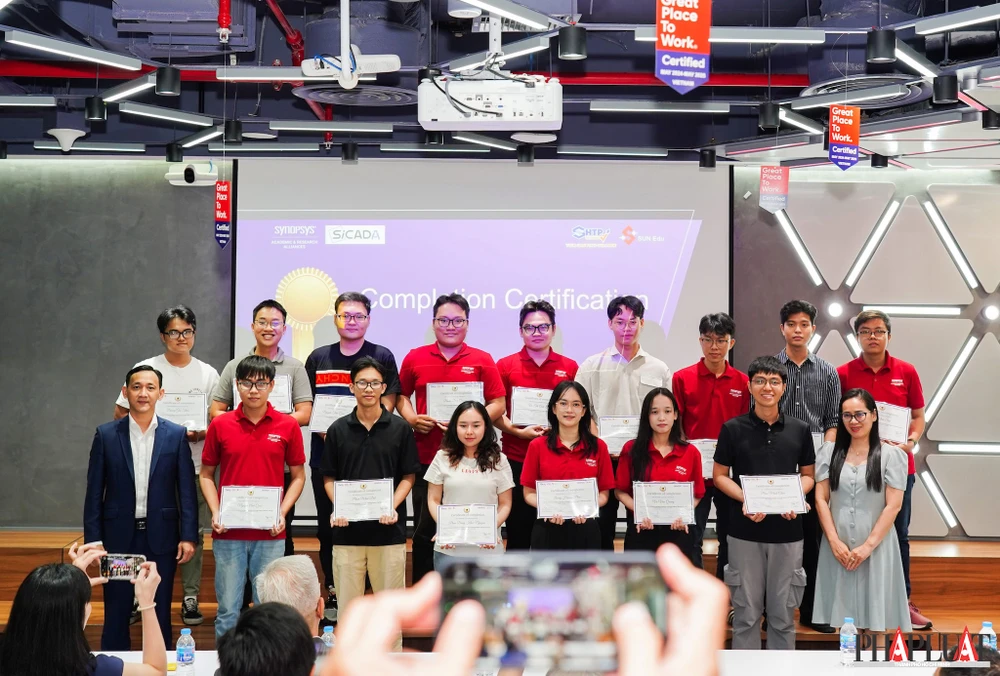 Synopsys đẩy mạnh đào tạo nhân lực vi mạch tại Việt Nam. Ảnh: TIỂU MINH