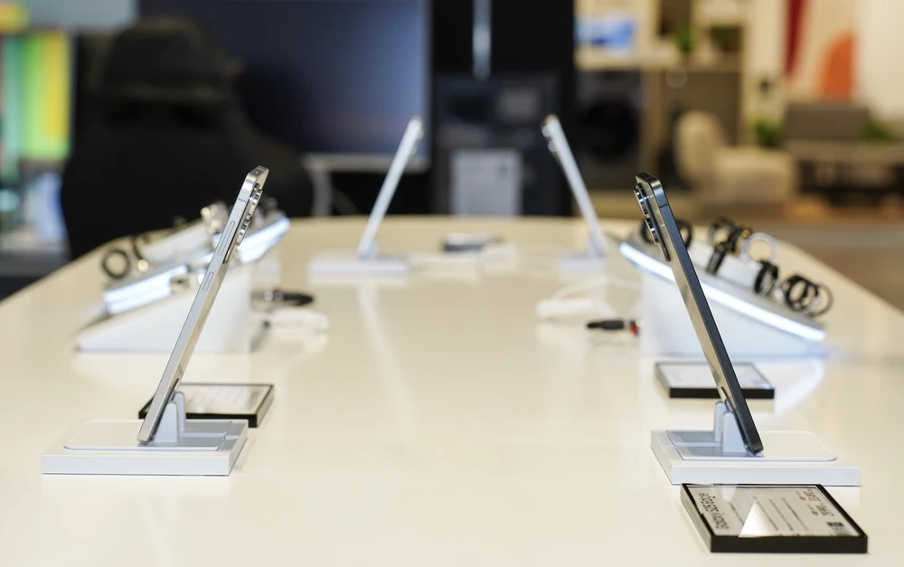 Samsung Galaxy S25 Edge đang gặp vấn đề nghiêm trọng về doanh số. Ảnh: TIỂU MINH