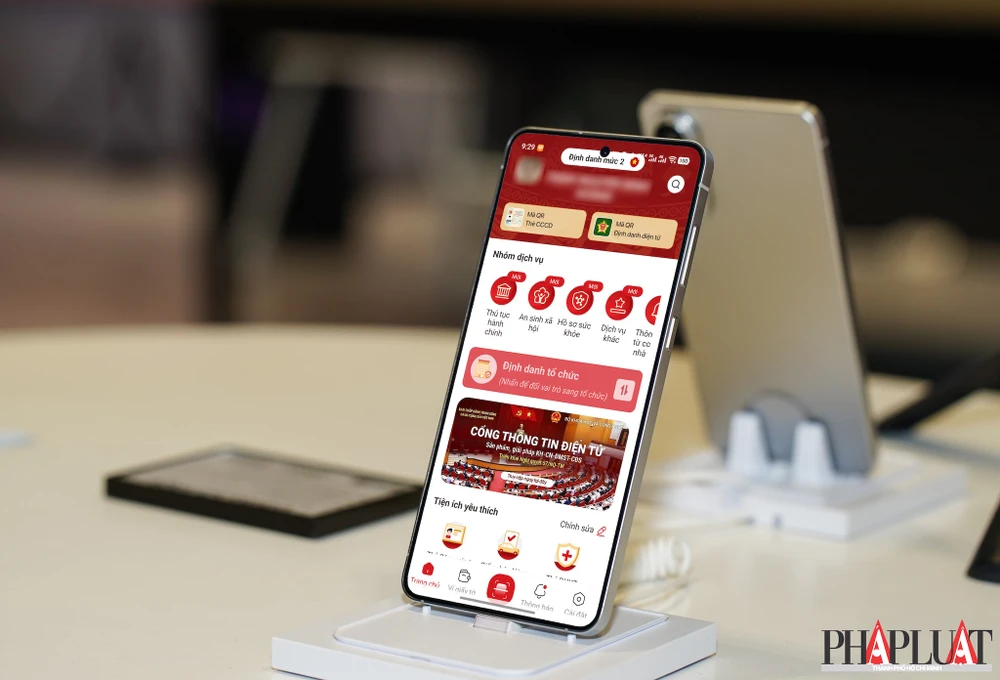 Chỉ cài đặt ứng dụng VNeID thông qua Google Play hoặc App Store. Ảnh: MINH HOÀNG