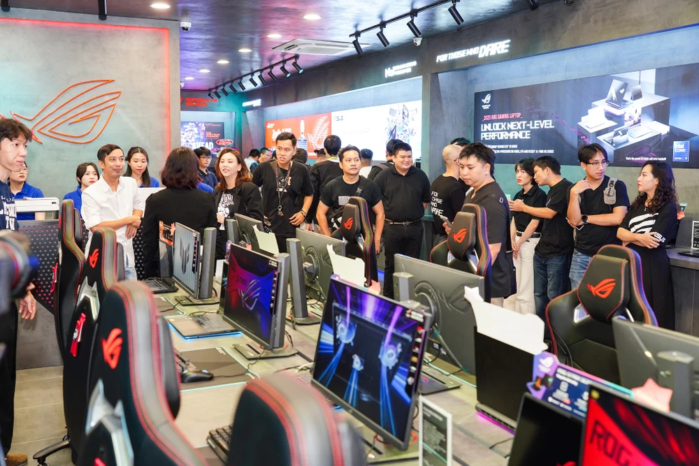 tin-cong-nghe-27-7-rog-Exclusive-Store-4.jpg