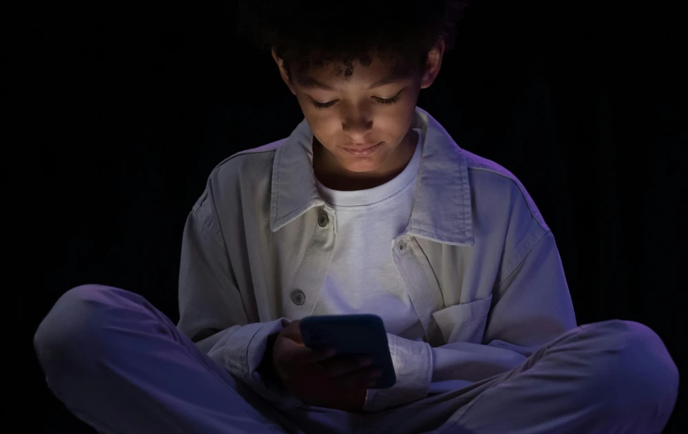 Tin công nghệ 27-7: Nhiều trang web bắt đầu yêu cầu xác minh độ tuổi.