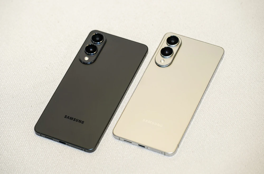 Tin công nghệ 7-8: Nước cờ mới của Samsung trước sức ép từ Apple. Ảnh: TIỂU MINH