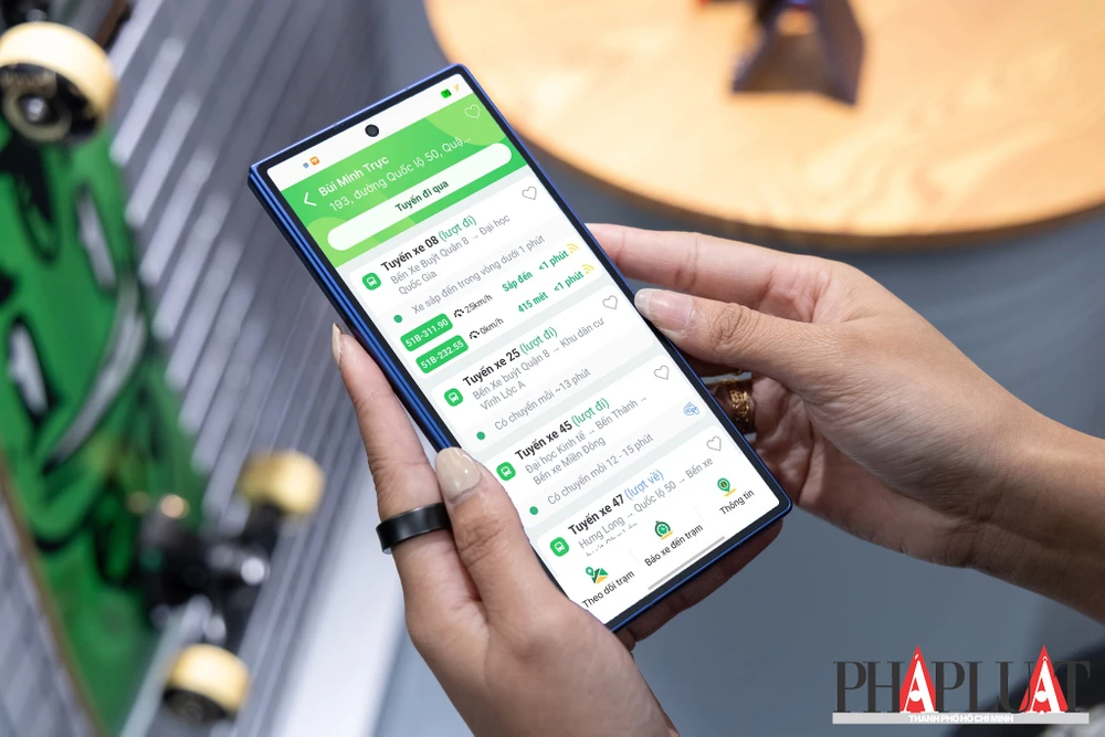 Người dùng có thể theo dõi xe buýt dễ dàng ngay trên ứng dụng MultiGo. Ảnh: MINH HOÀNG
