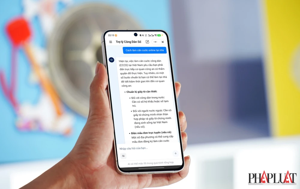Người dùng có thể dễ dàng tra cứu các thủ tục hành chính mọi lúc mọi nơi. Ảnh: MINH HOÀNG