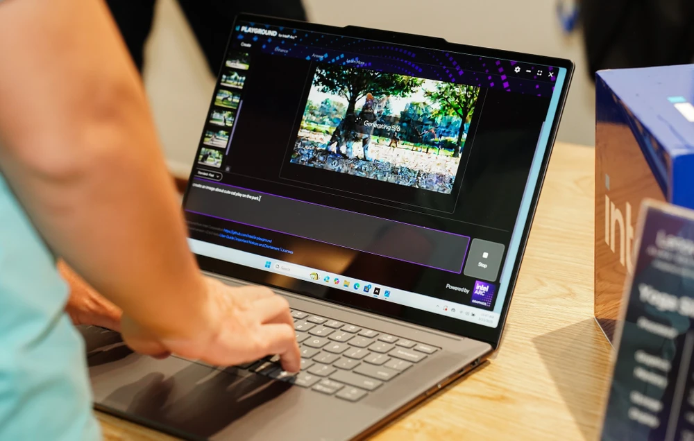 Phần mềm AI Playground sẽ xử lý hoàn toàn các tác vụ ngay trên máy tính, không cần kết nối Internet. Ảnh: TIỂU MINH