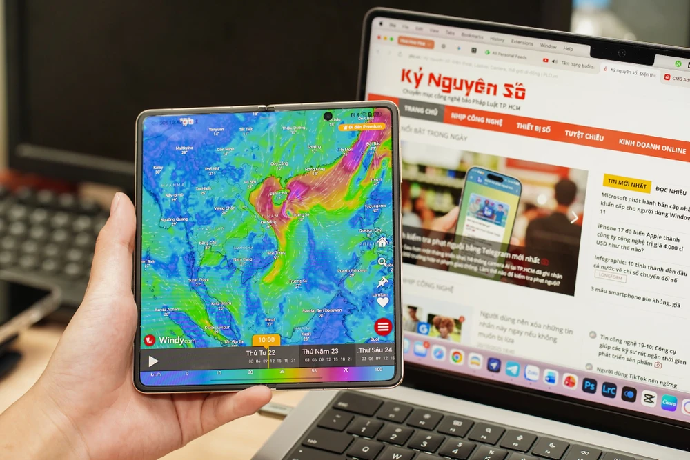 Theo dõi đường đi của cơn bão số 12 (Thần Gió) bằng Windy. Ảnh: MINH HOÀNG