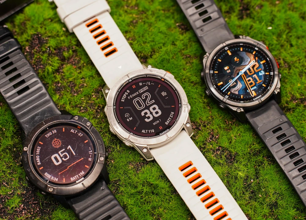 Các phiên bản fēnix tập trung vào độ bền, màn hình sáng, phù hợp với những người yêu thích tập luyện thể thao.