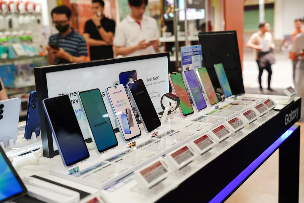 Samsung đã phát hành bản vá bảo mật khẩn cấp cho người dùng thiết bị Galaxy. Ảnh: TIỂU MINH