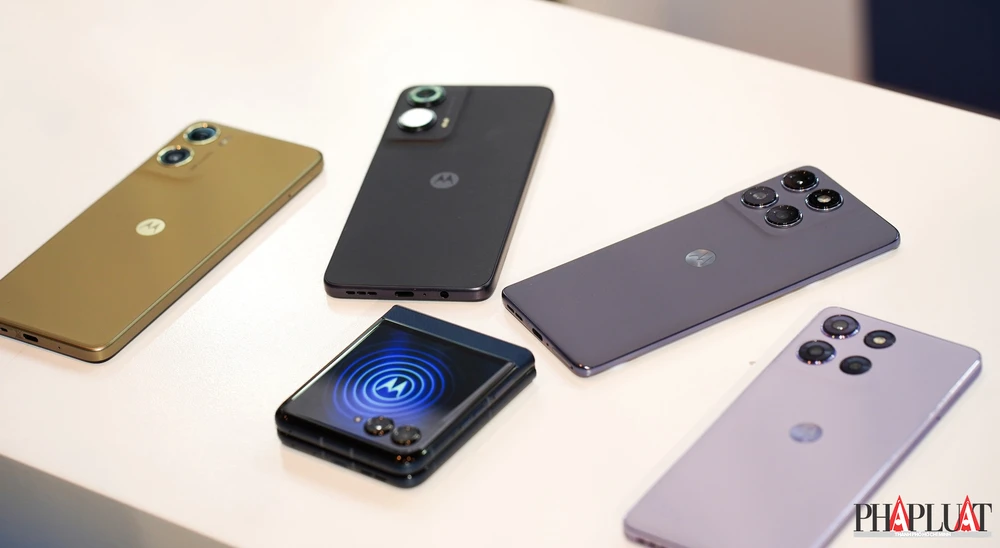Motorola trở lại thị trường Việt Nam với 5 mẫu smartphone mới. Ảnh: TIỂU MINH