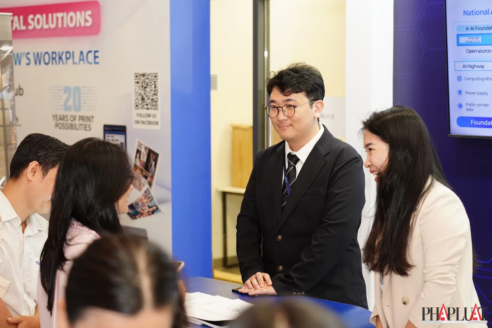 WISE HCMC+ 2025 thu hút sự tham gia của nhiều doanh nghiệp, đơn vị nước ngoài. Ảnh: TIỂU MINH