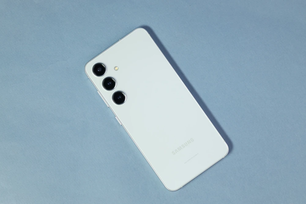 Điện thoại Android ngày càng dễ tiếp cận.