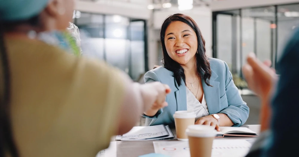 Doanh nghiệp cũng rất đau đầu trong việc giữ chân nhân tài.