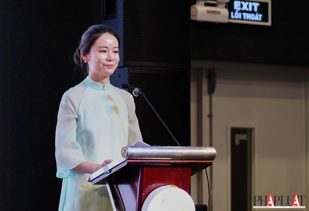 Bà Elle Liu, Giám đốc Quốc gia Canva Việt Nam. Ảnh: TIỂU MINH