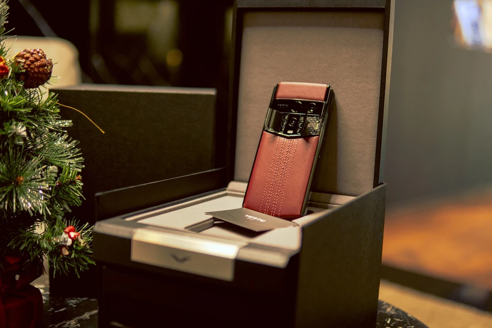 Tin công nghệ 12-12: Người dùng có xu hướng chọn điện thoại như phụ kiện thời trang.