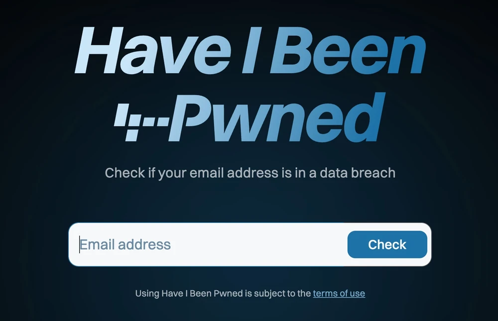 Nền tảng kiểm tra mật khẩu, email bị rò rỉ. Ảnh: TIỂU MINH