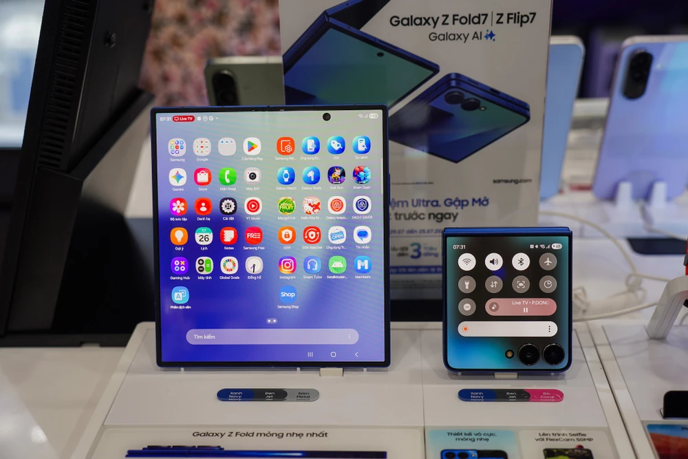 Người dùng điện thoại Samsung Galaxy được khuyến cáo cập nhật bảo mật càng sớm càng tốt. Ảnh: TIỂU MINH