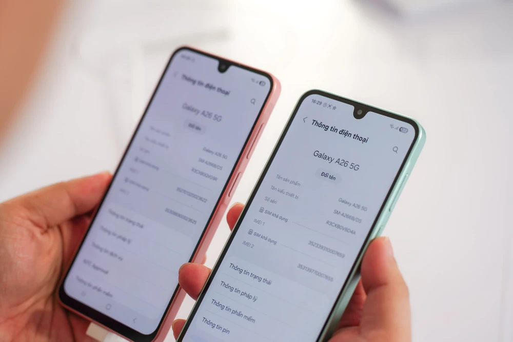 Màn hình giọt nước trên dòng Galaxy A26. Ảnh: TIỂU MINH
