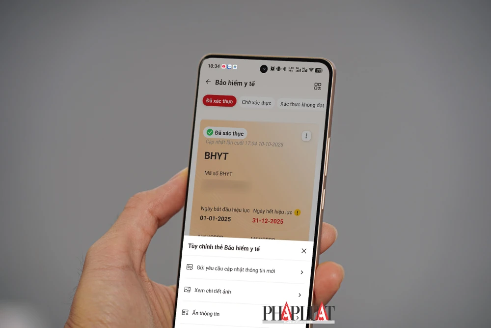 Cập nhật thông tin BHYT sớm để tránh mất quyền lợi. Ảnh: MINH HOÀNG