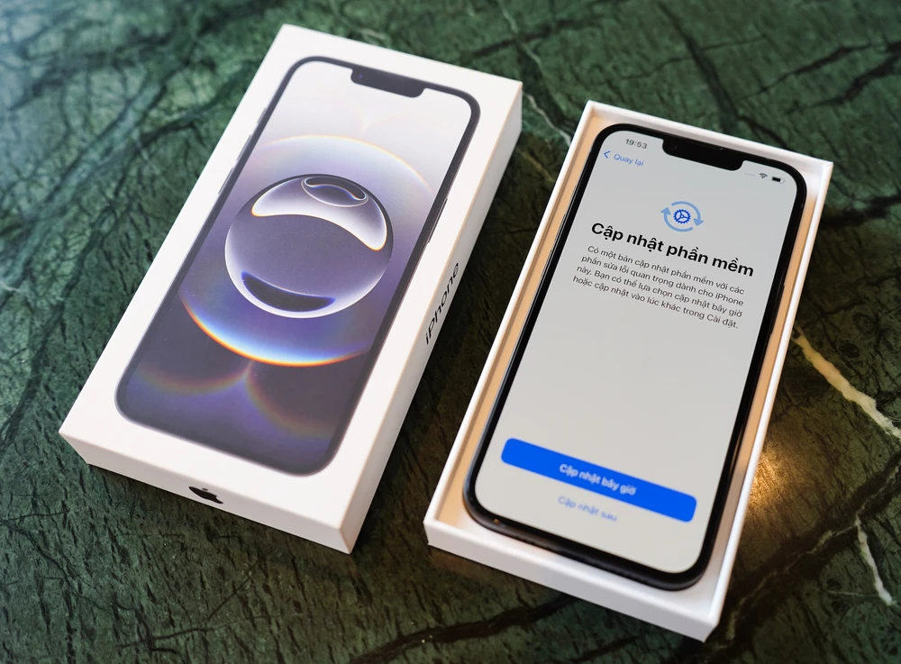 Tin công nghệ 7-1: iPhone 17e sẽ là mẫu smartphone giá rẻ tiếp theo của Apple. Ảnh: TIỂU MINH