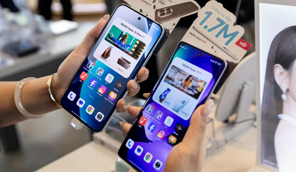 Máy có màn hình lớn, pin lớn cùng cụm camera 200 MP.