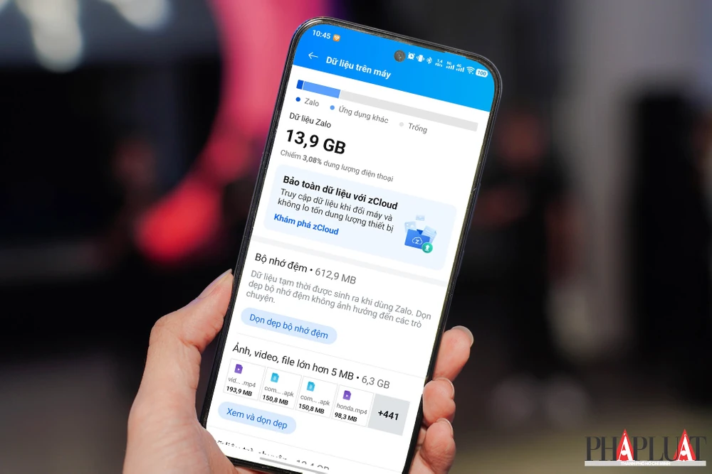 Tính năng tự động lưu trên Zalo khiến nhiều người bị đầy bộ nhớ điện thoại. Ảnh: MINH HOÀNG