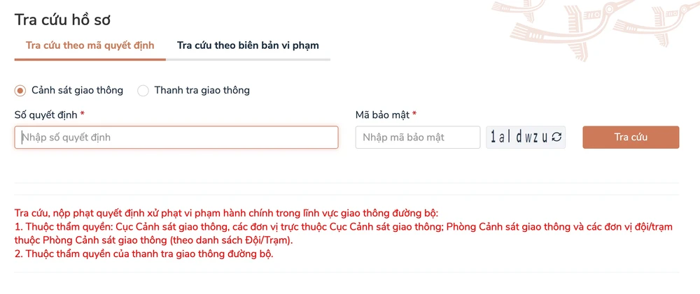 Tra cứu quyết định xử phạt và tiến hành thanh toán theo quy định. Ảnh: MINH HOÀNG